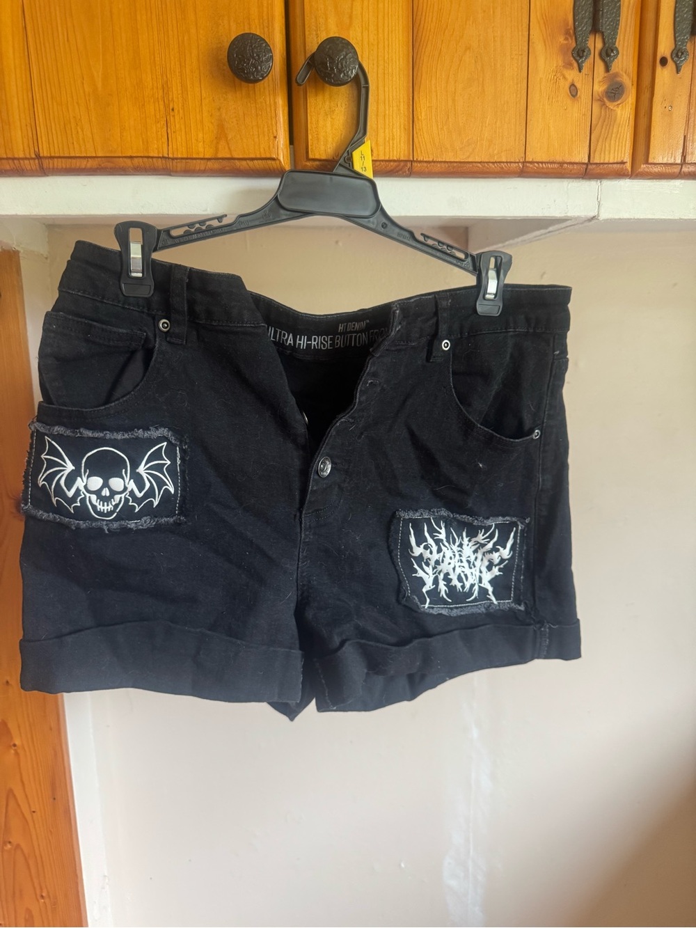 Hot topic Black Women’s Patch Detail Shorts